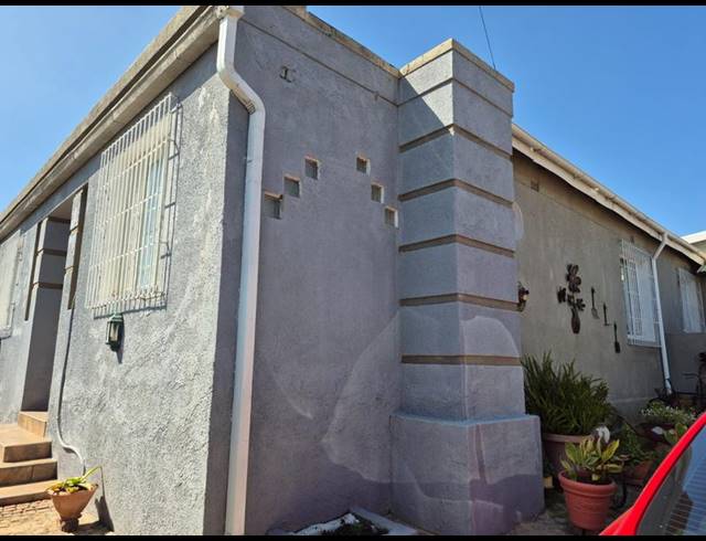 4 BEDROOM HOUSE FOR SALE IN NEWCLARE